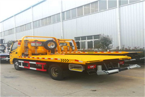 广州附近拖车救援搭电